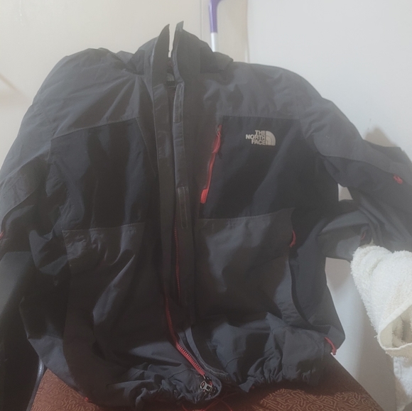 The North Face Hyvent Jacket - Picture 2 of 4
